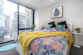 Southbank Splendour - A Sky High Stay with Parking